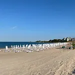 студио симона 3 - първа линия море アパート ロゼネッツ