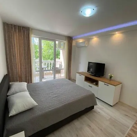 студио симона 3 - първа линия море *