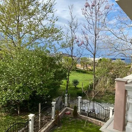 студио симона 3 - първа линия море * Lozenets