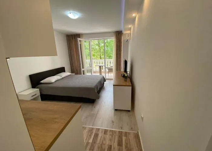 студио симона 3 - първа линия море * Lozenets